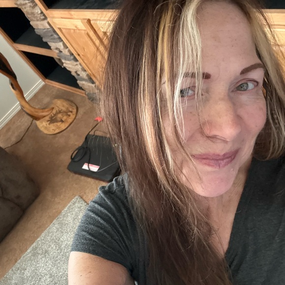 Meet the Posher Other - Meet your Posher, Vanessa